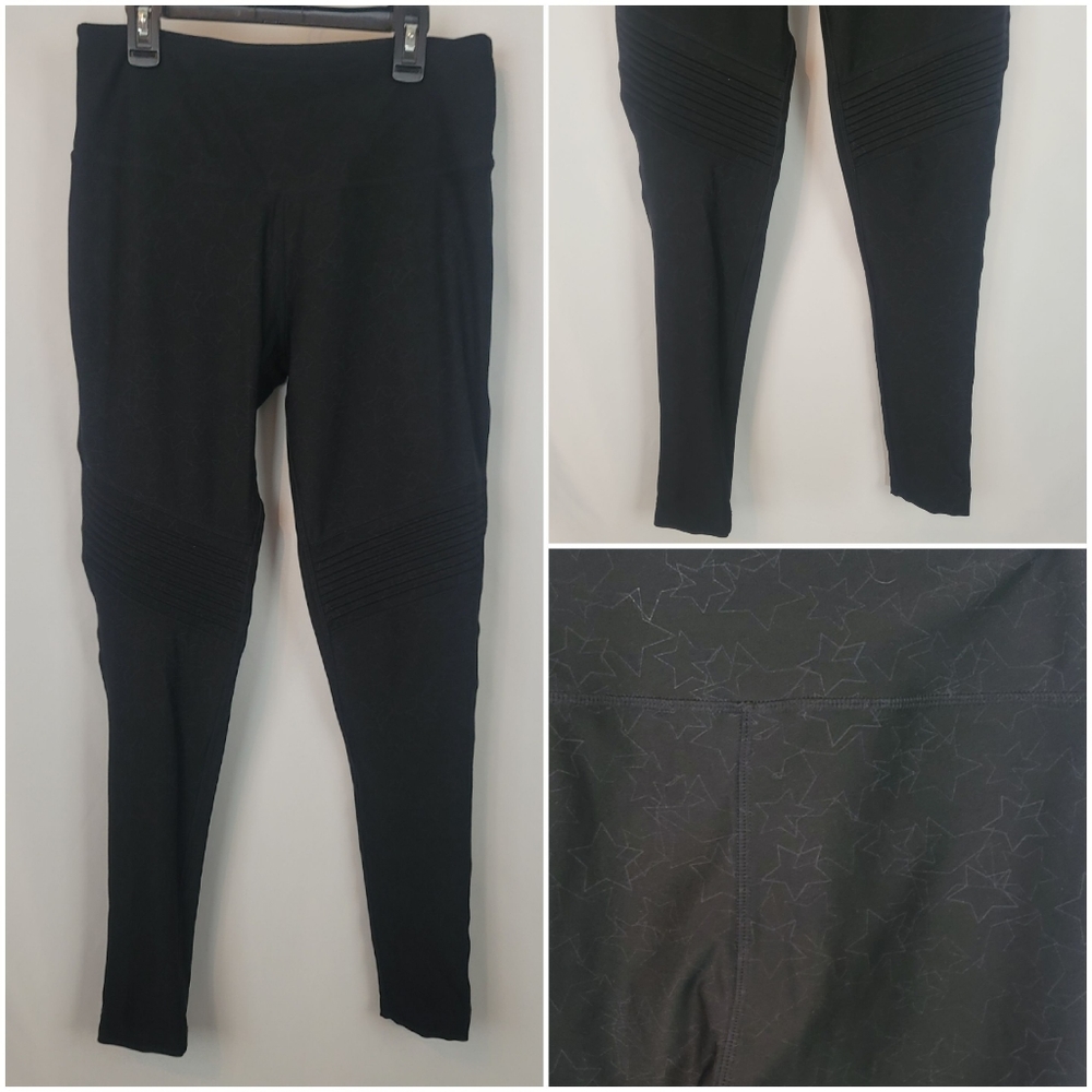 ❤ 3/$25 Mondetta Star Print Black Leggings